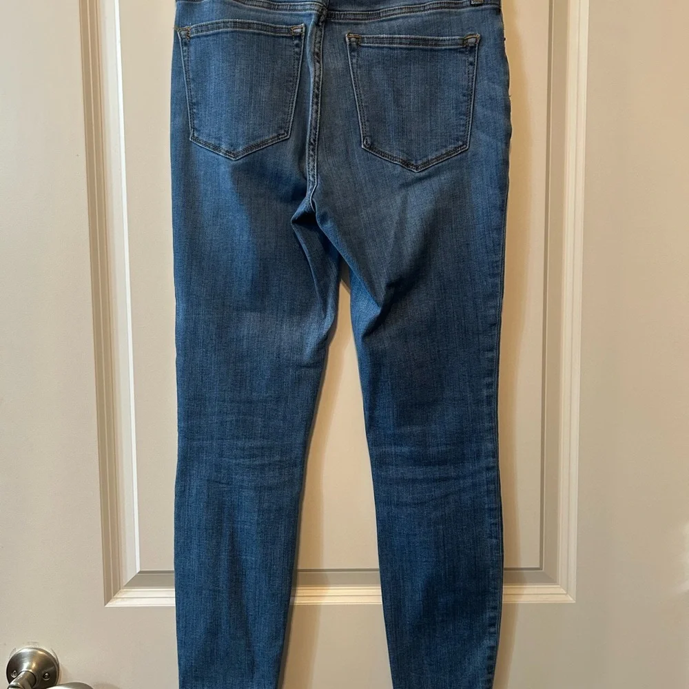Women's J Crew Button Down High Rise Skinny Blue Jeans - Picture 2 of 2